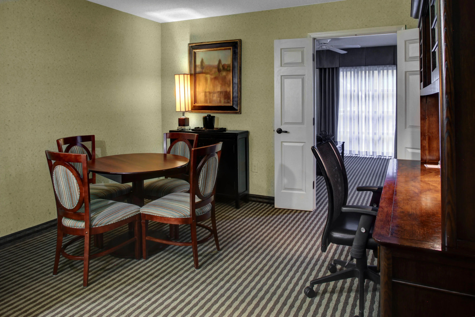 Holiday Inn Express & Suites Atlanta Buckhead by IHG