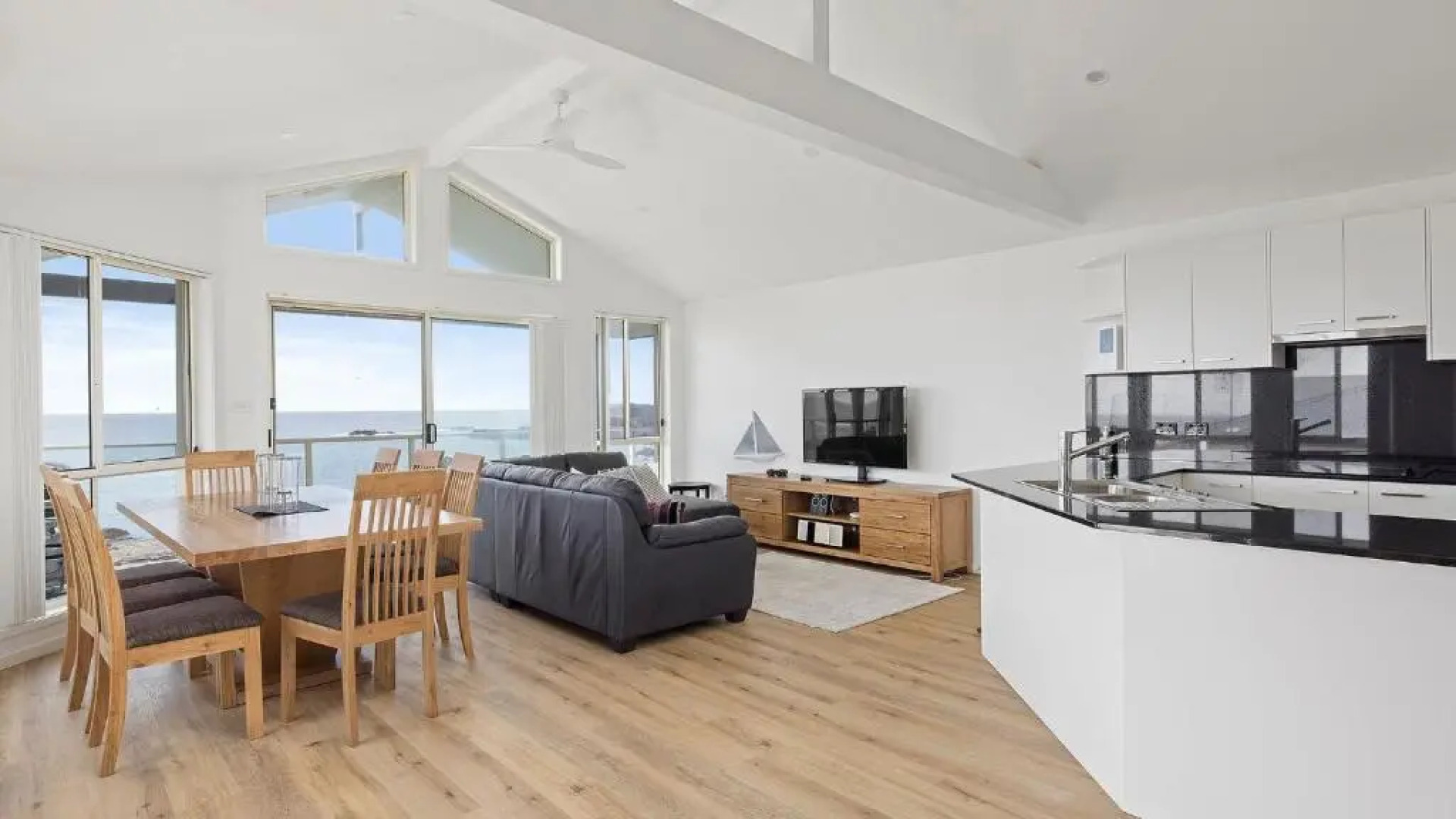 Absolute Waterfront @ Anna Bay