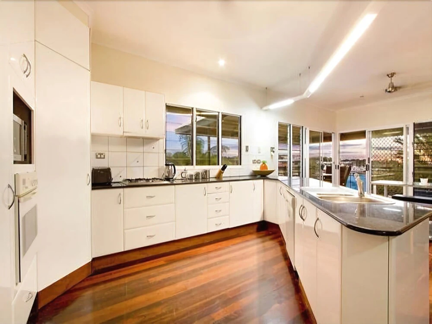 Waterfront 4brm House Cullen Bay