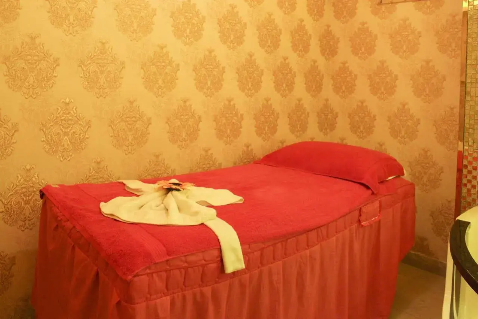 OYO 137 Clifton International Hotel