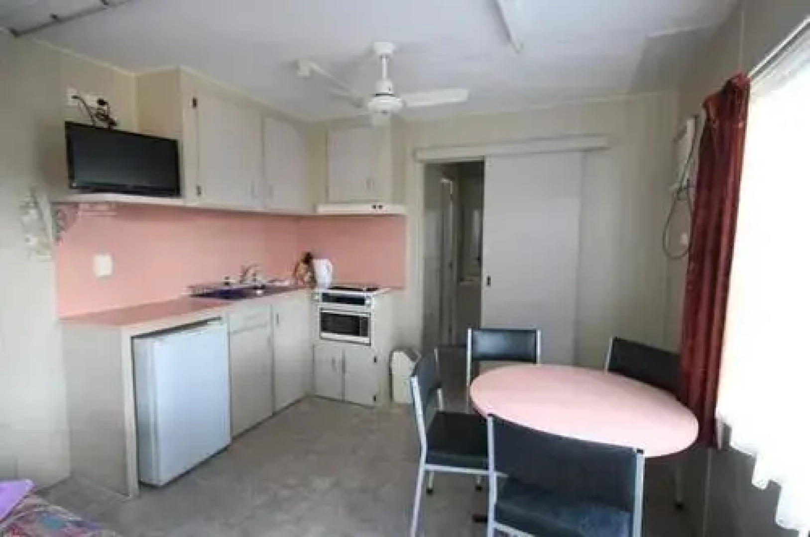 Lakes Caravilla Caravan Park