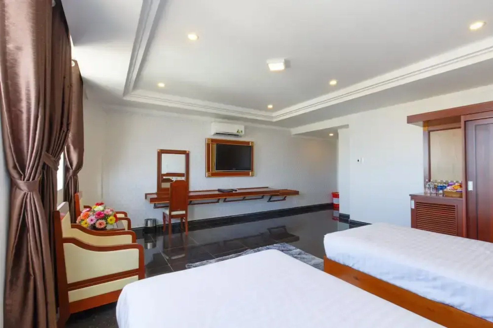 Duc Long Gia Lai Hotels & Apartment