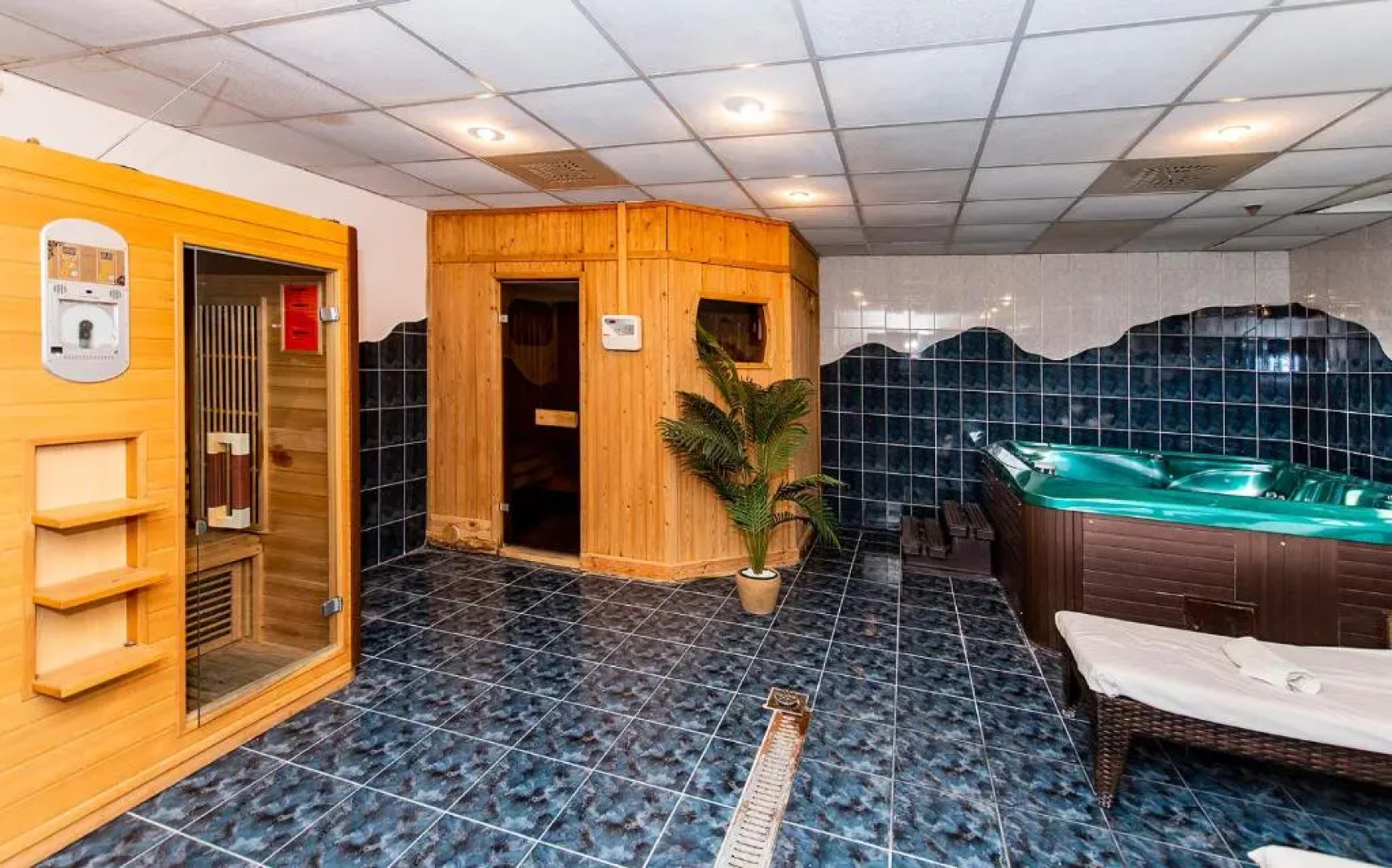 Gastland M0 Hotel & Conference Center