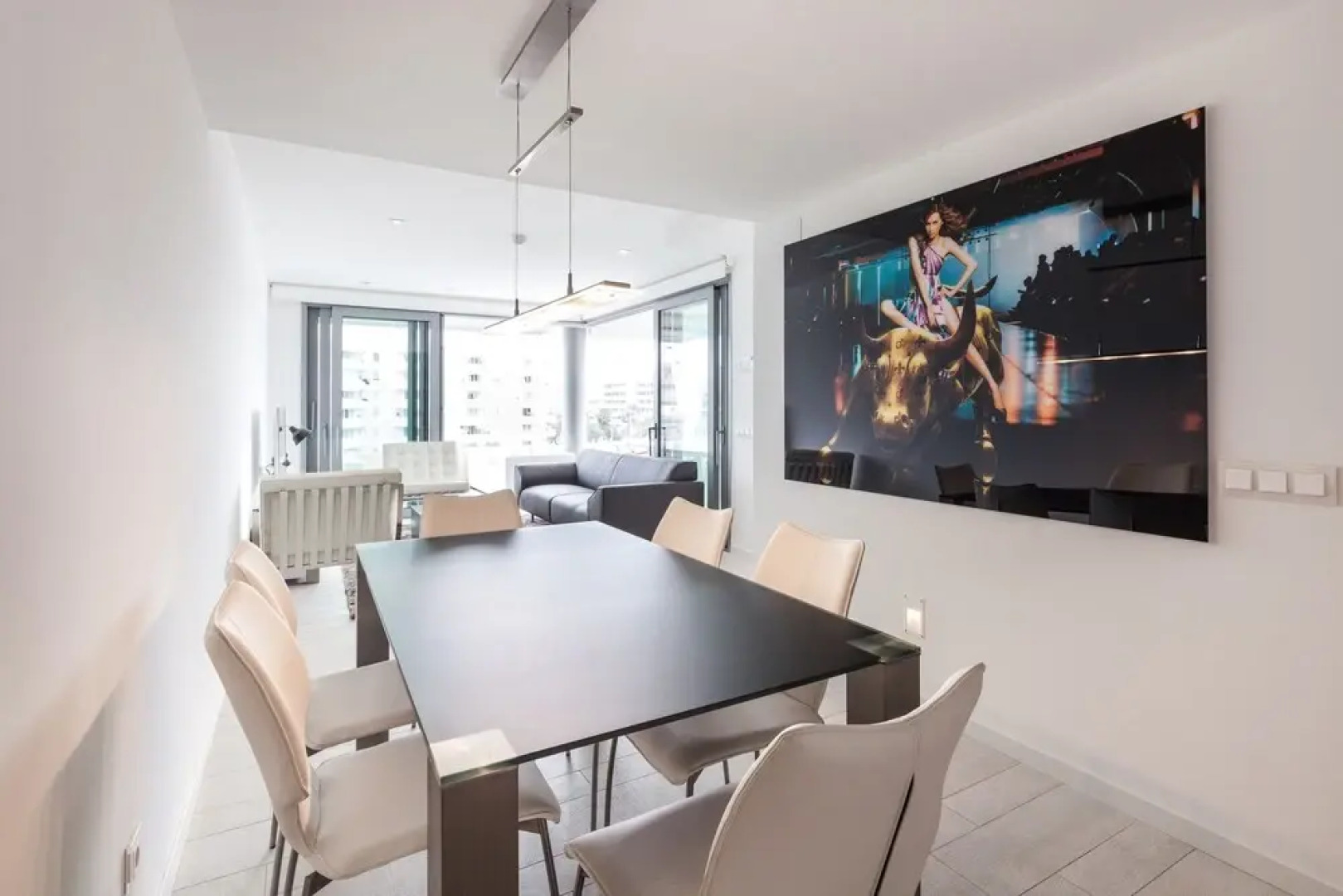 5 Star 3 Bedroom Apartment White Angel