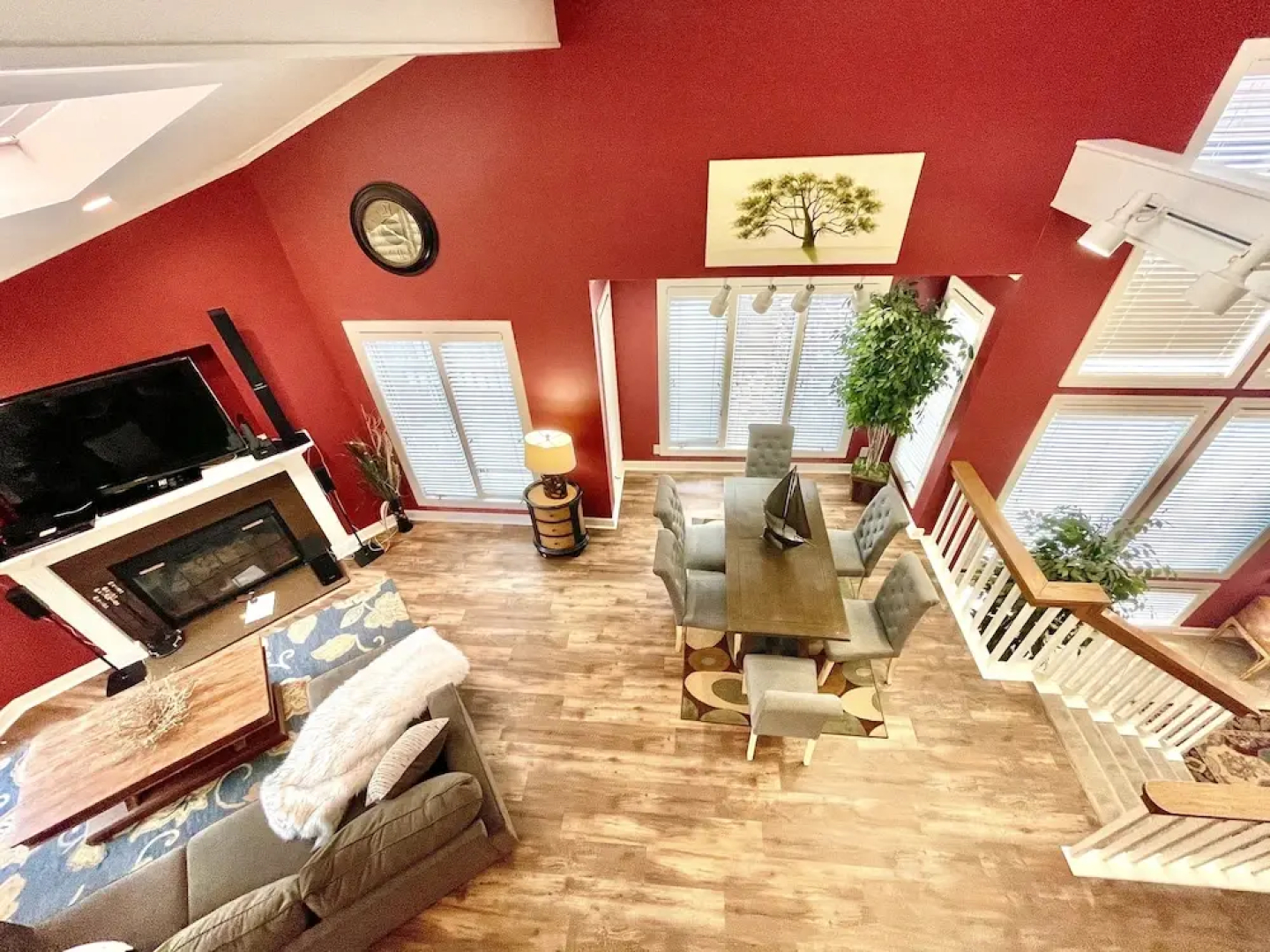 80BPD, Four bedroom, two 1/2 bath log-sided condo with lake view , garage by RedAwning