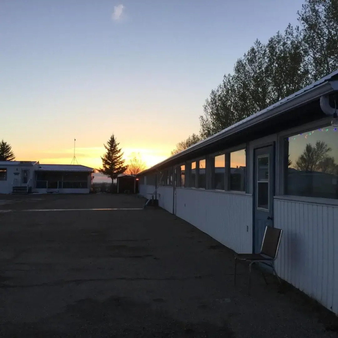 Raval Paradise Motel & RV Park