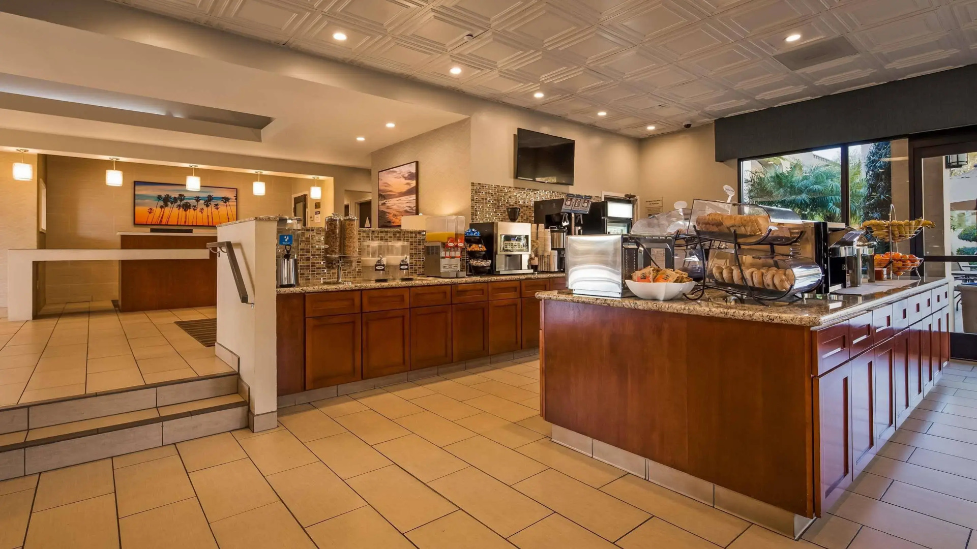 Best Western Plus South Coast Inn