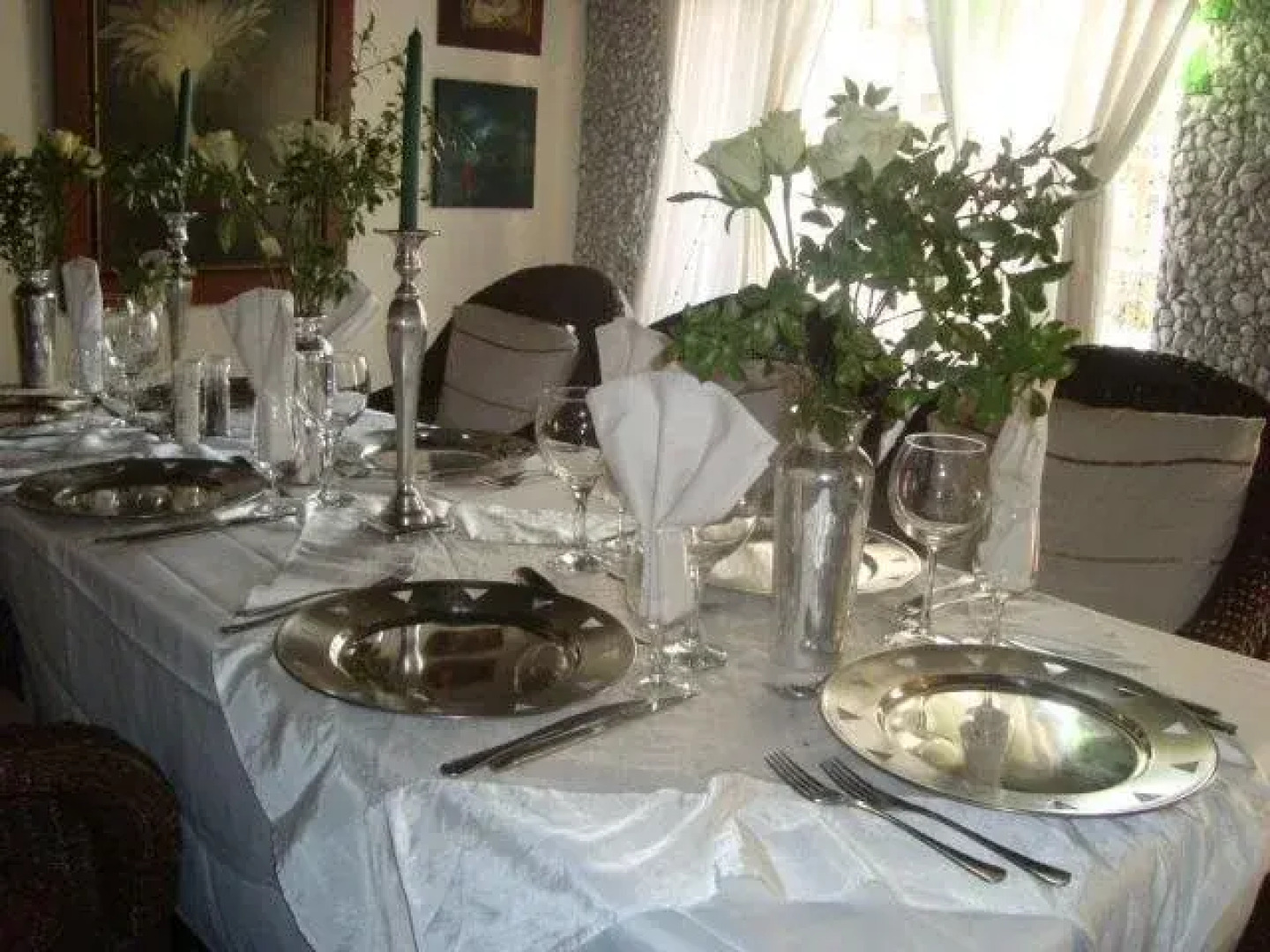 44 On Ennis Guest Lodge and Restaurant