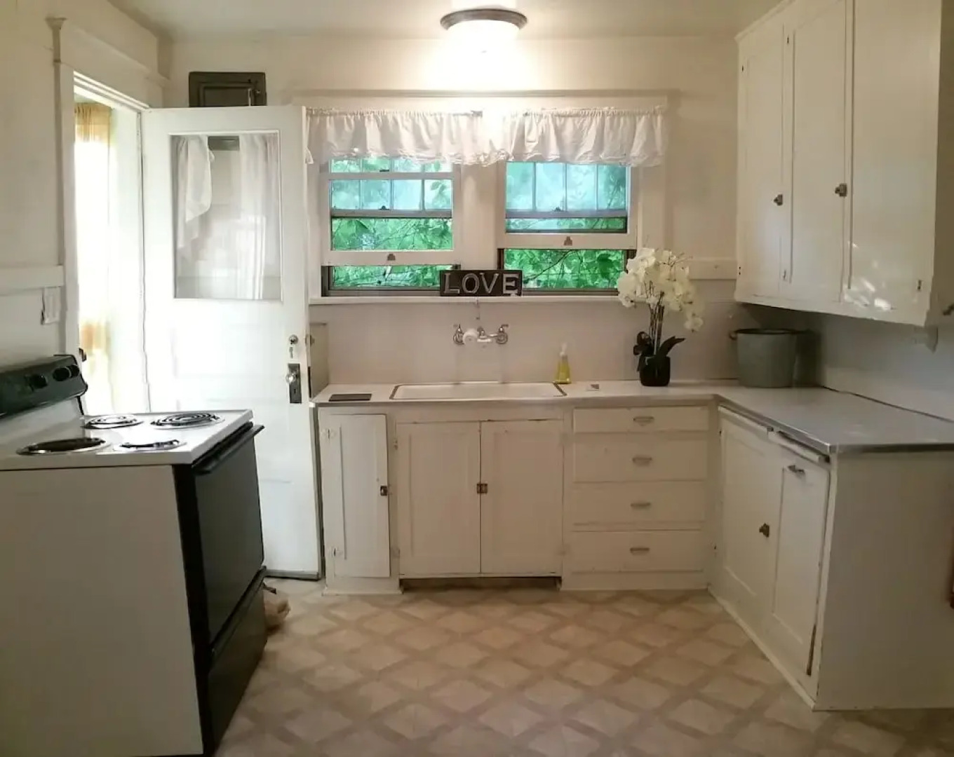 Retro 1 Bdrm-Comfy King-Walk Downtown