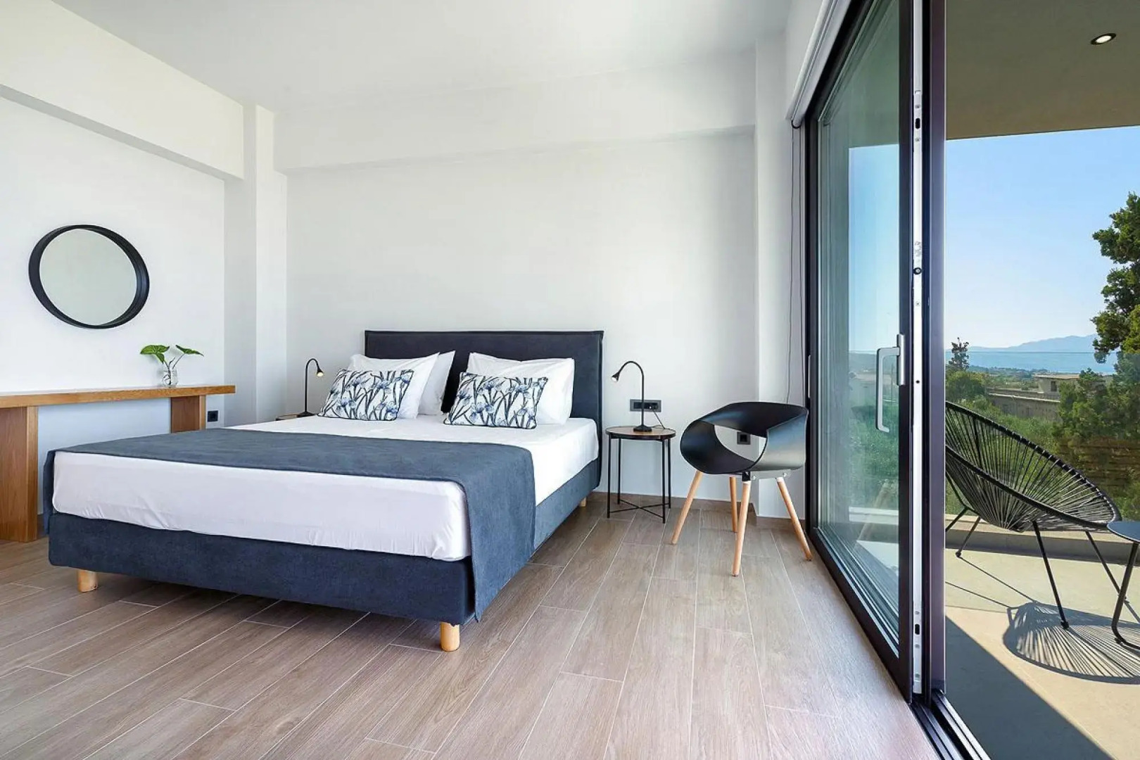 Sea View 4 Bedroom Villa With a Heated Pool