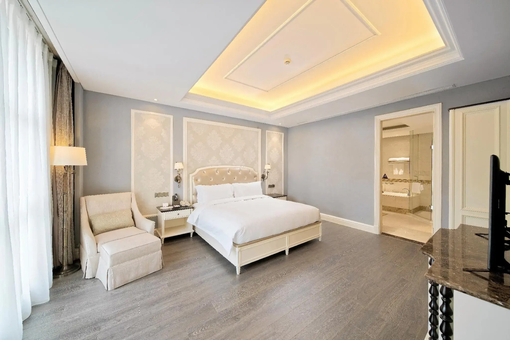 Yin Run Jin Jiang Castle Hotel