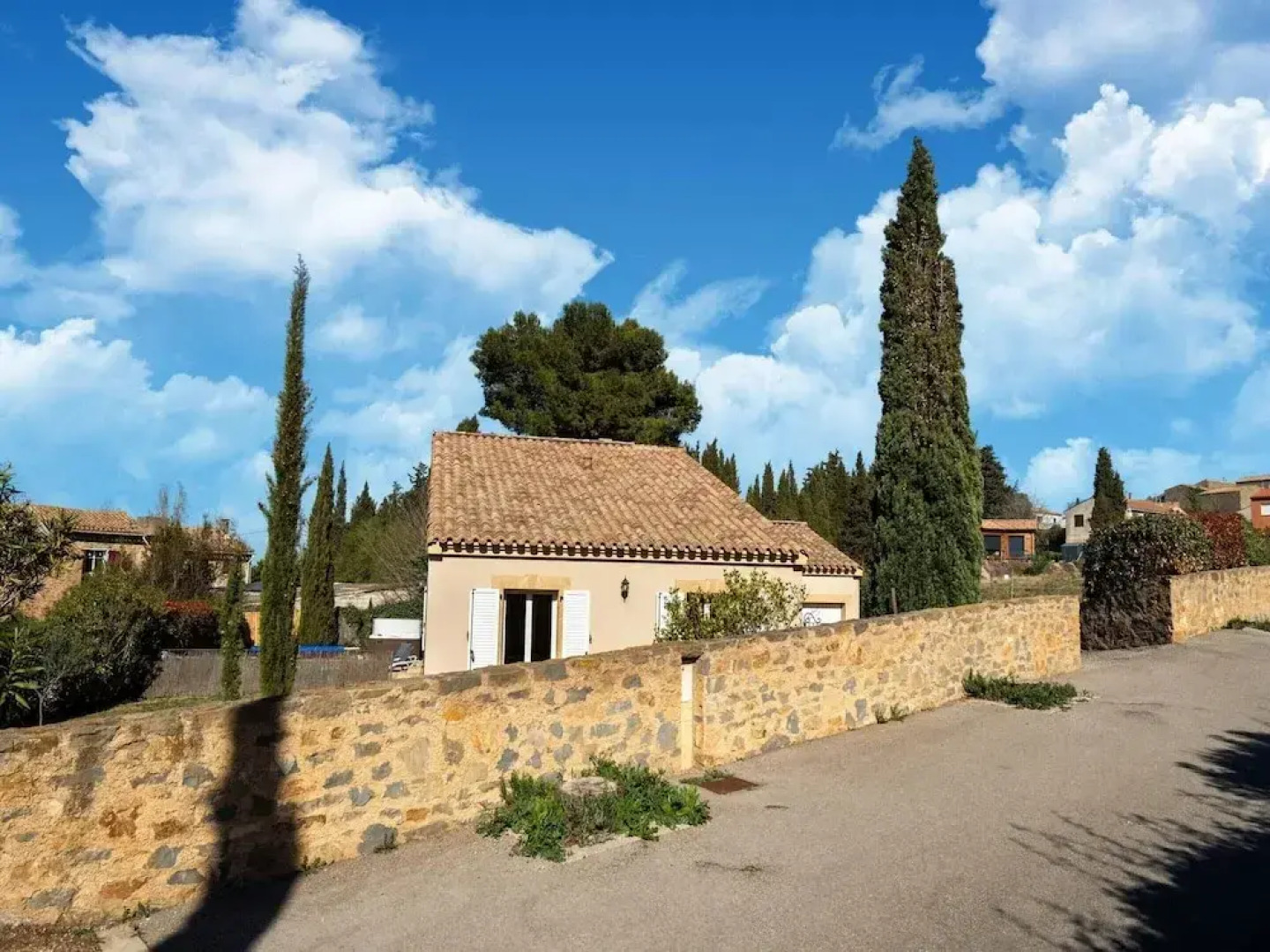 Villa in Montbrun With Pool and Mountain Views