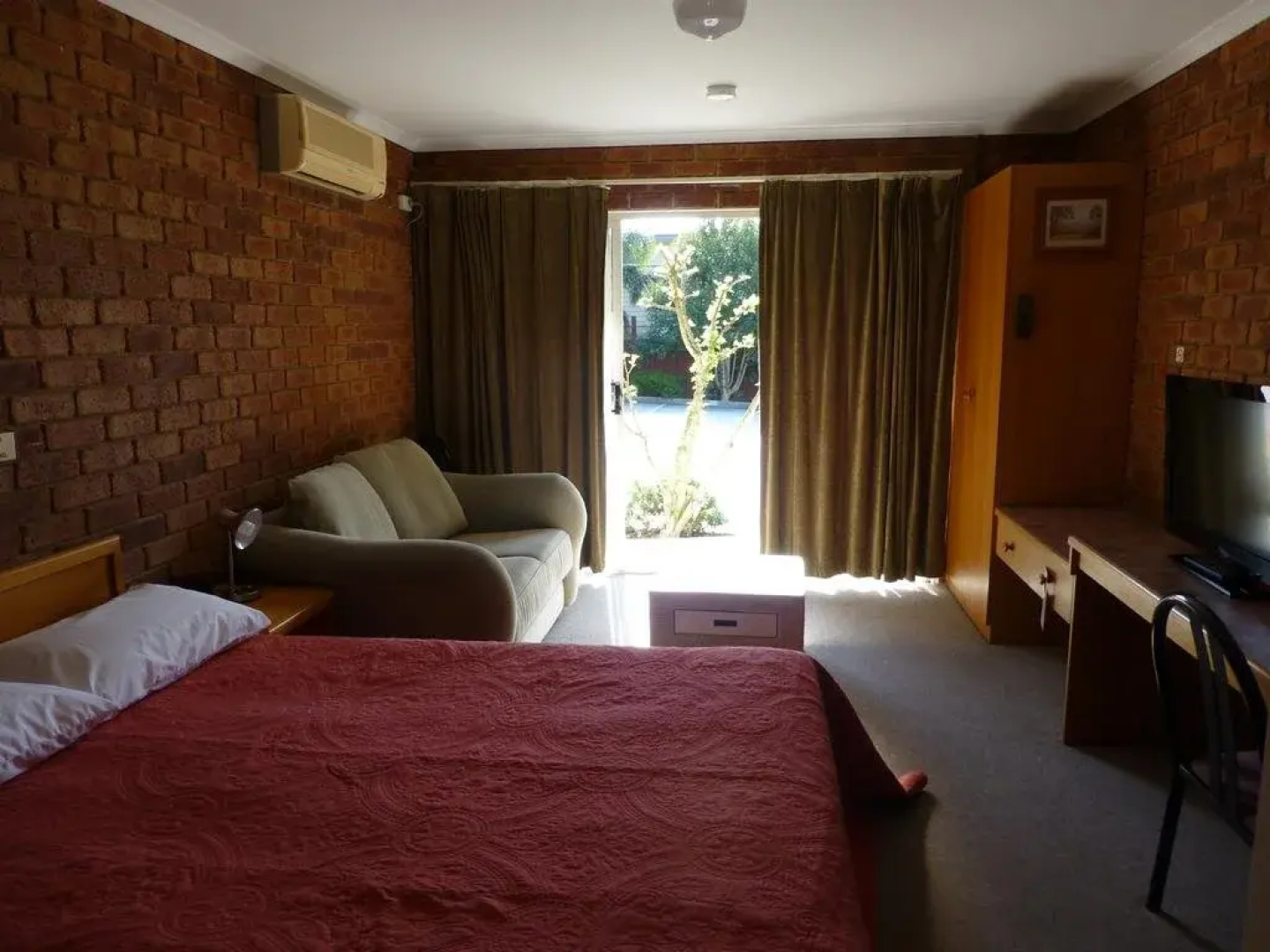Inverloch Central Motor Inn