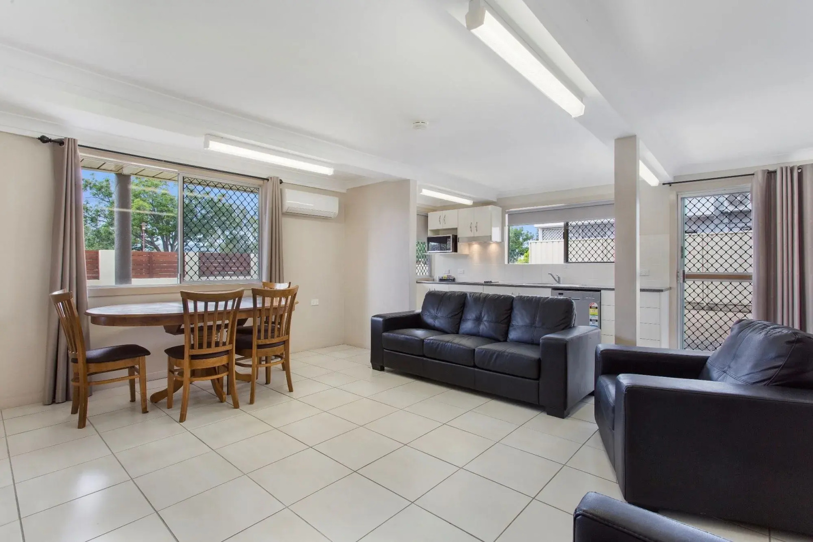 Cityville Apartments & Motel