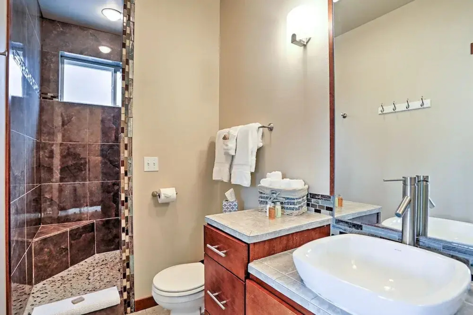 Marvelous Manson Condo, Steps to Lake Chelan Beach