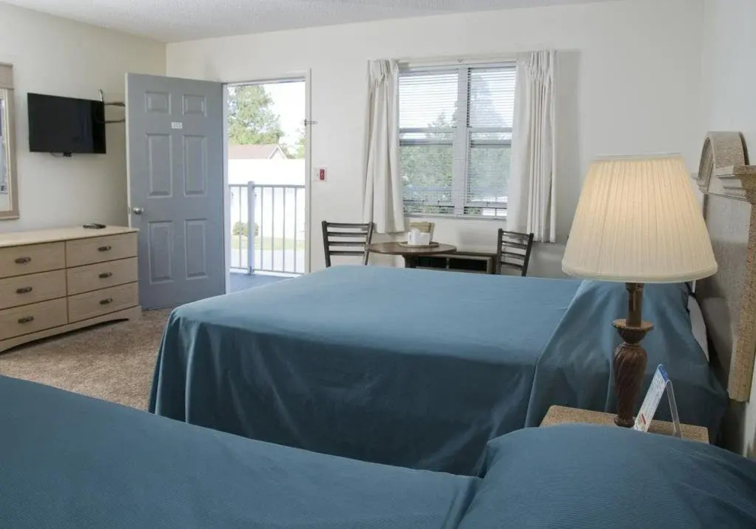 Long Acres Motel & Cottages