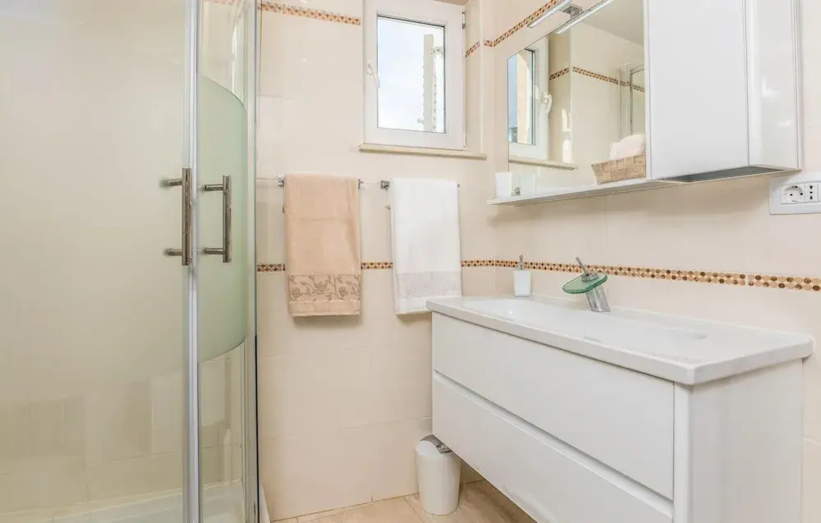 Amazing Home in Martinscica With Wifi and 3 Bedrooms