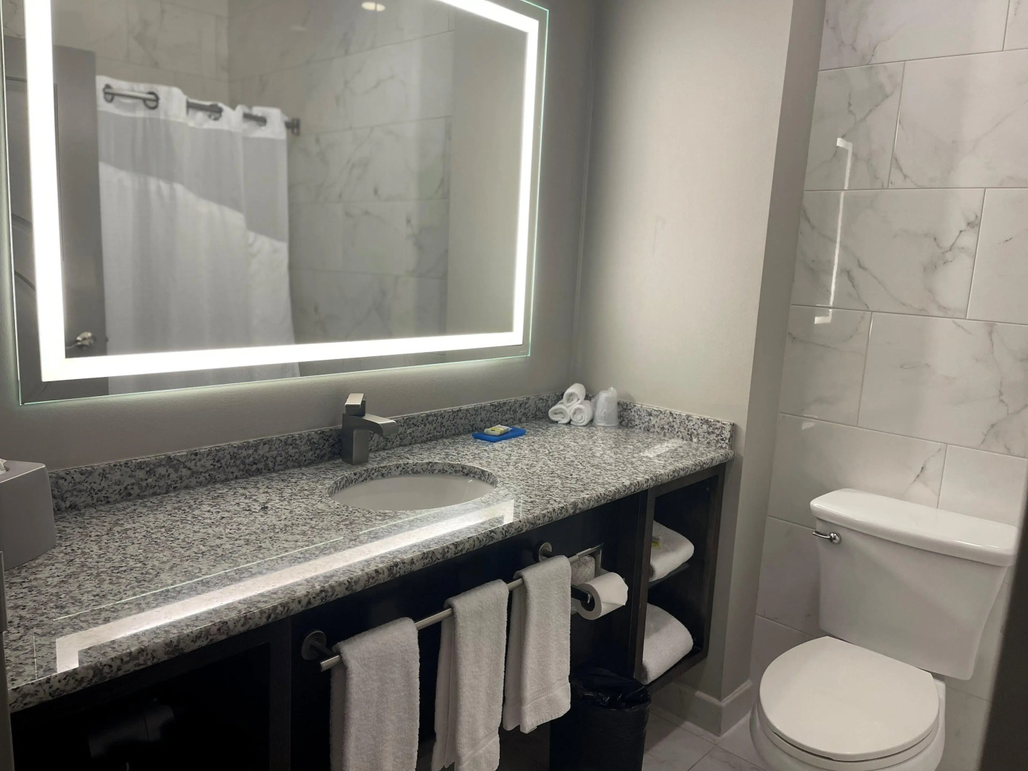 Holiday Inn Express & Suites Gonzales by IHG