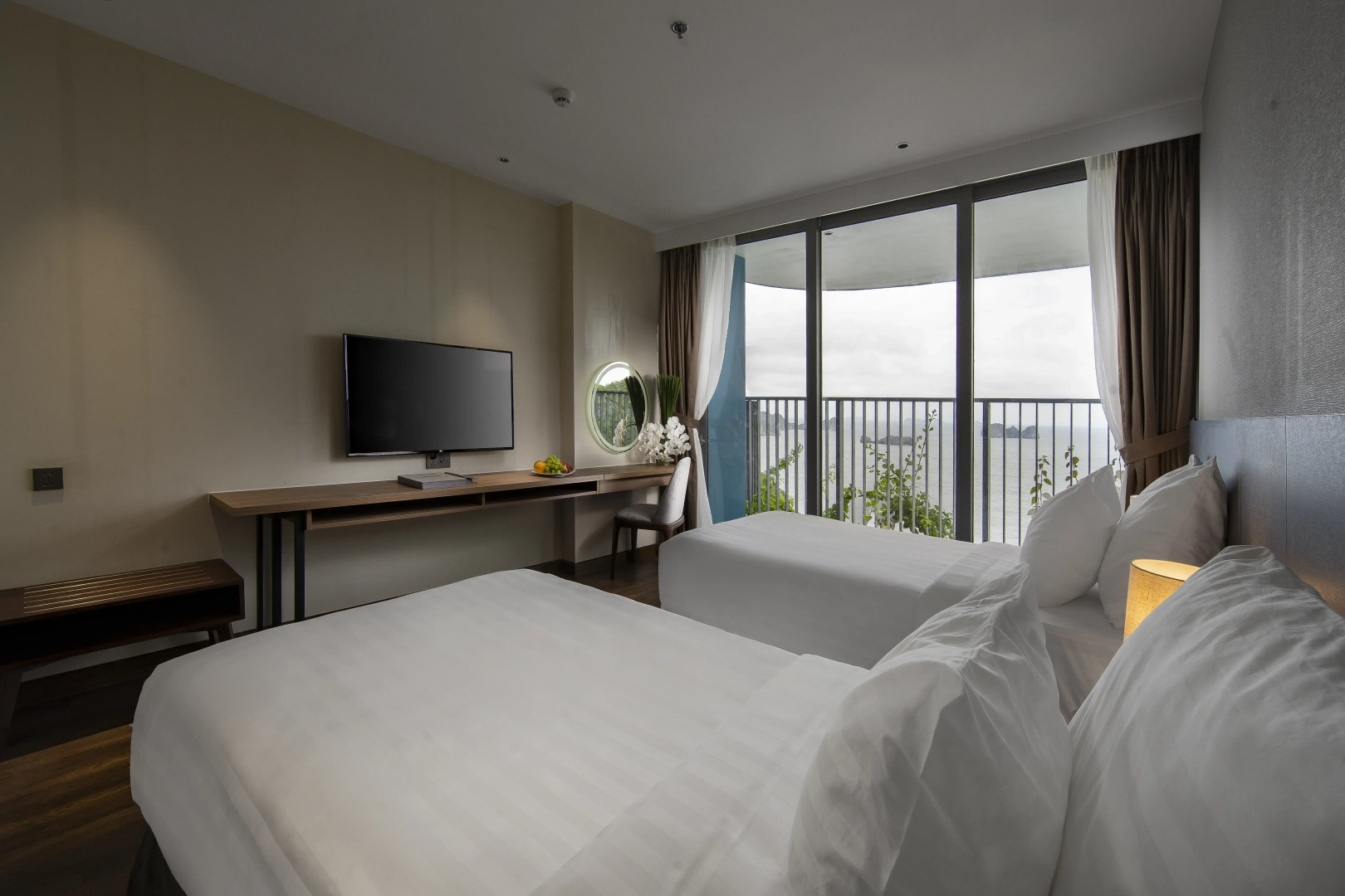 Курортный отель Flamingo Premium Cat Ba Beach Resort