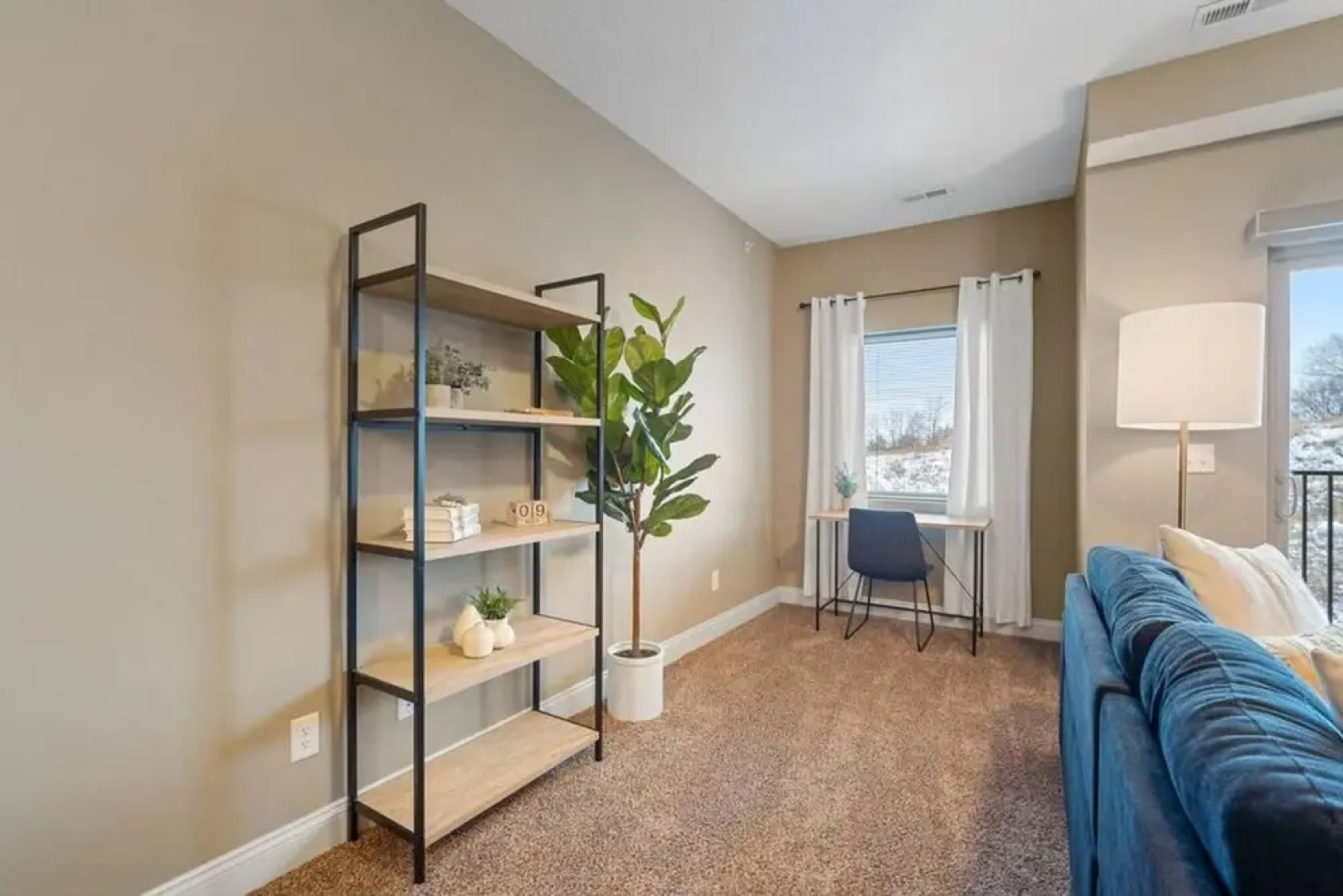 West Des Moines- Garage Gym Pool Jordan Creek