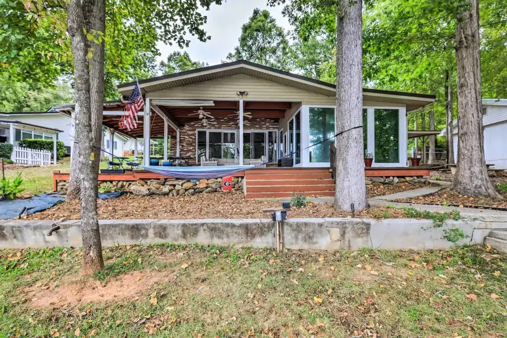 Eatonton Getaway on Lake Sinclair w/ Dock!