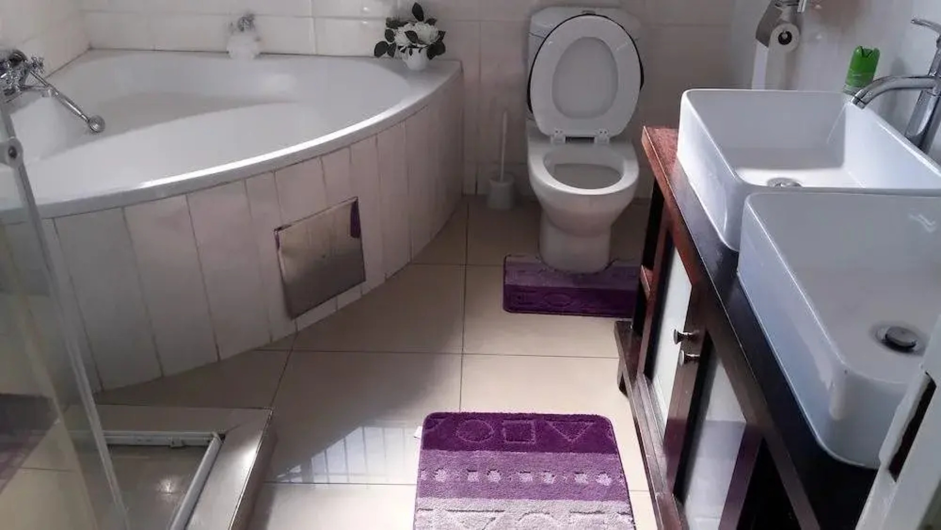 Alimop Lodge Inn Bed and Breakfast