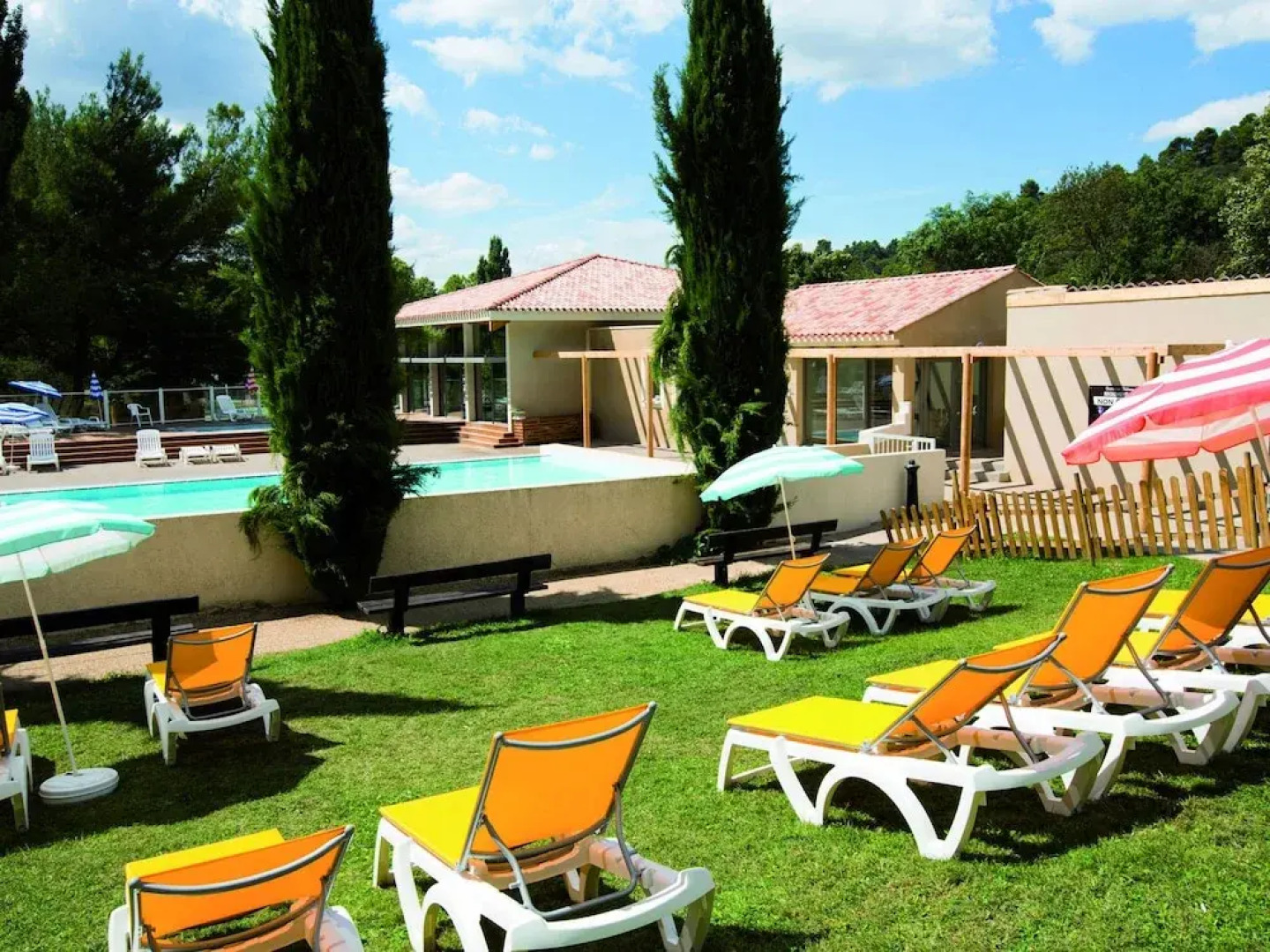 Well-kept Apartment in the Lubéron Near a spa Resort