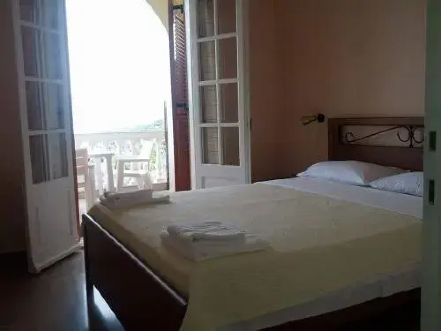 Mentis Apartments