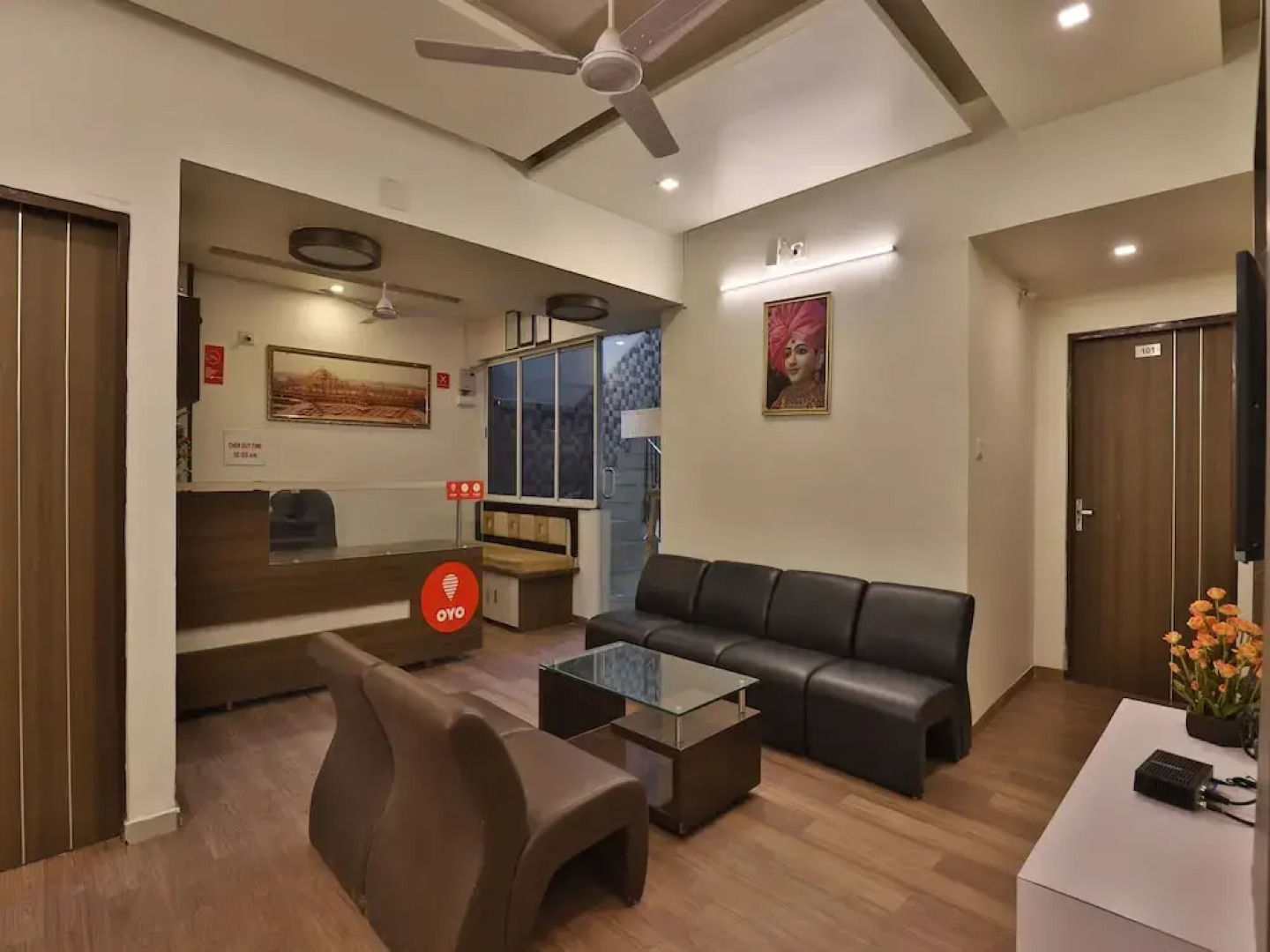 OYO 12147 Hotel Vibrant