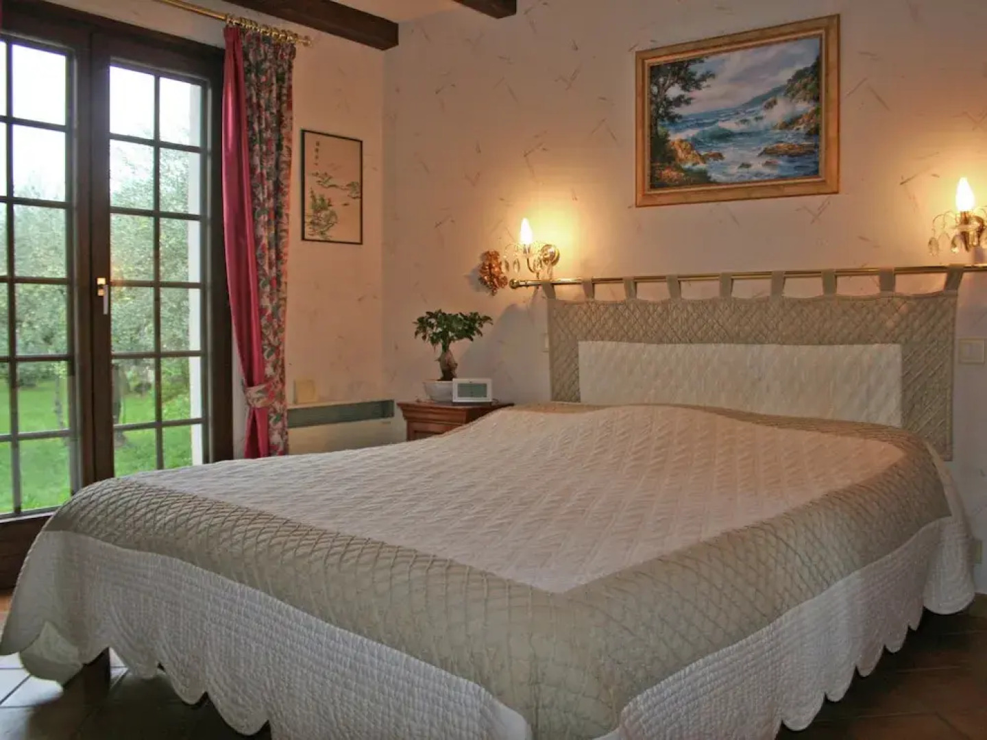 Vintage Holiday Home in Cotignac With Heated Private Pool