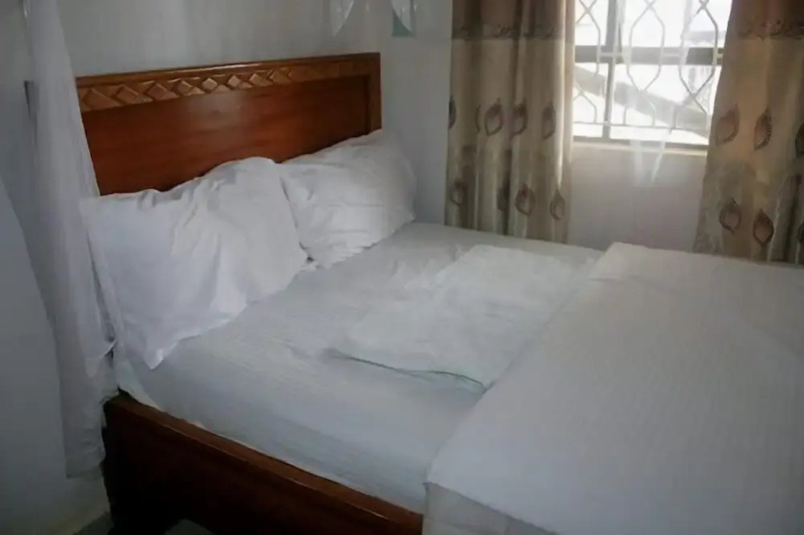 Siaya White Hotel