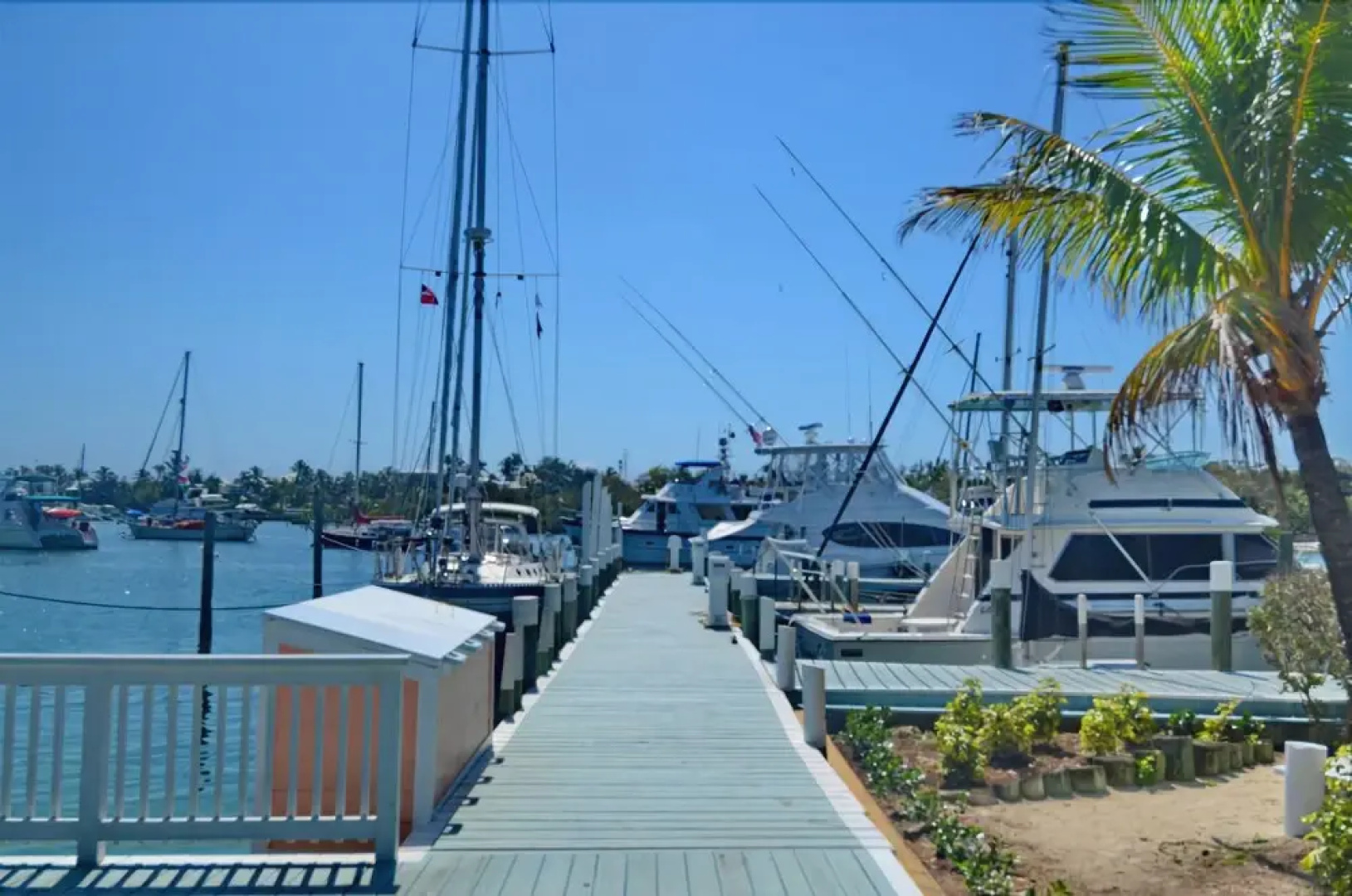 Hope Town Inn & Marina