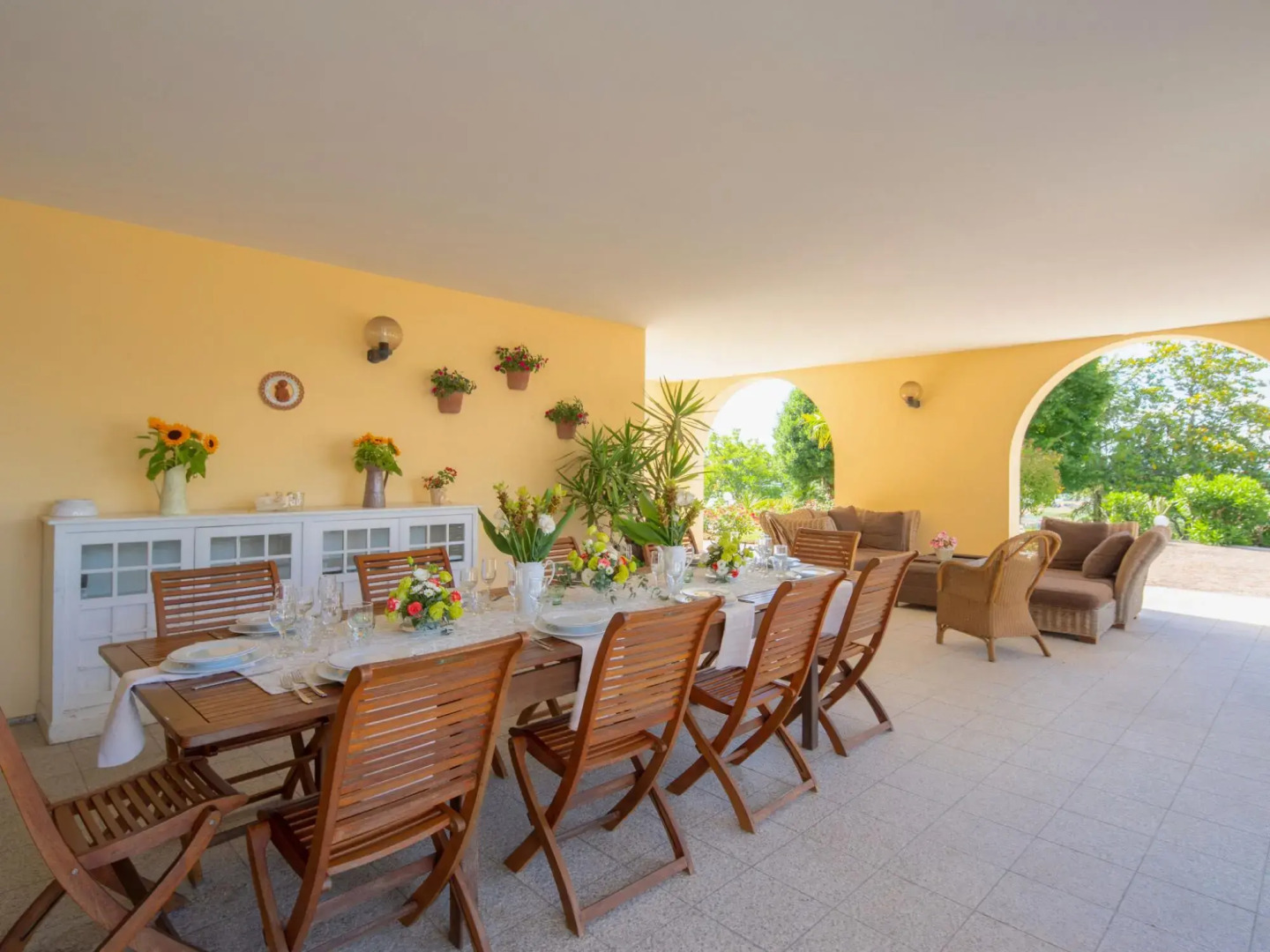 Splendid Villa in Macerata With Pool & Views