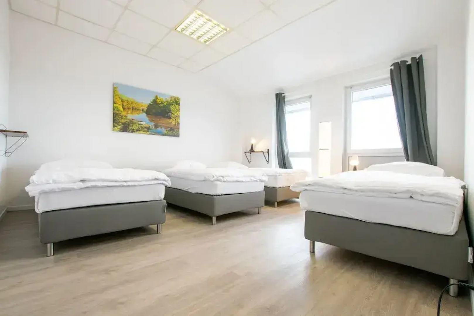 Tolstov-Hotels Airport 3 Room City Apt.