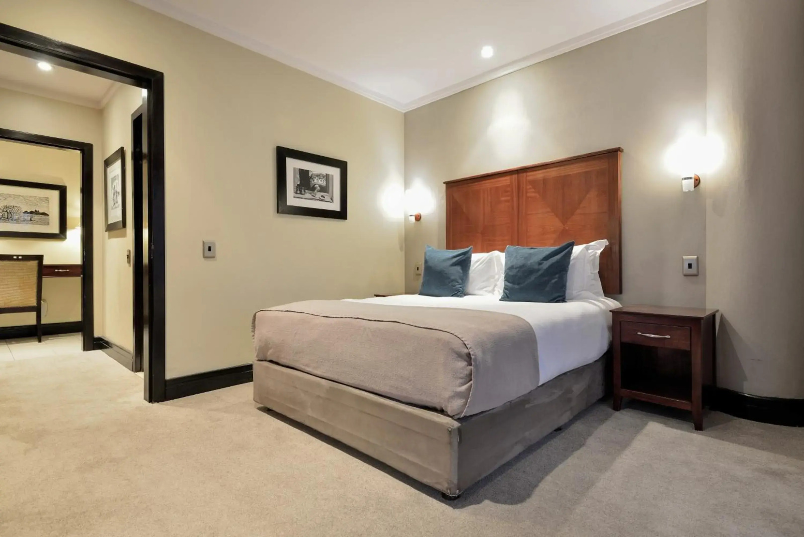 Raphael Penthouse Suites