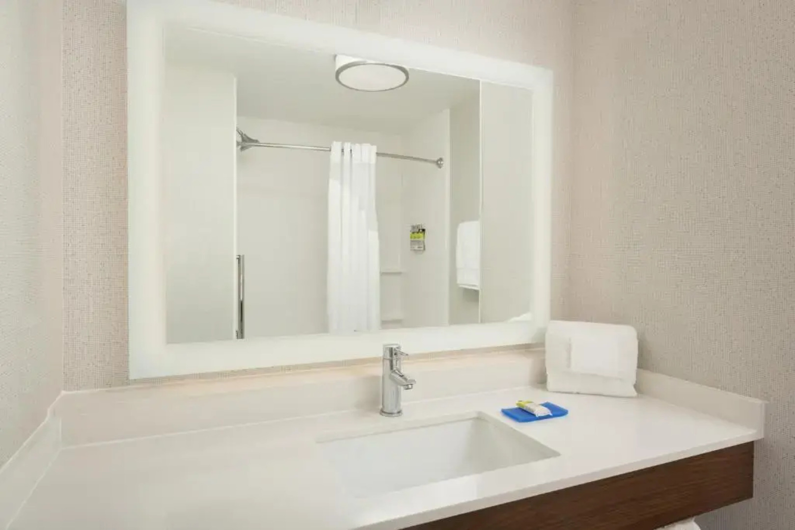 Holiday Inn Express Hotel & Suites Tullahoma by IHG