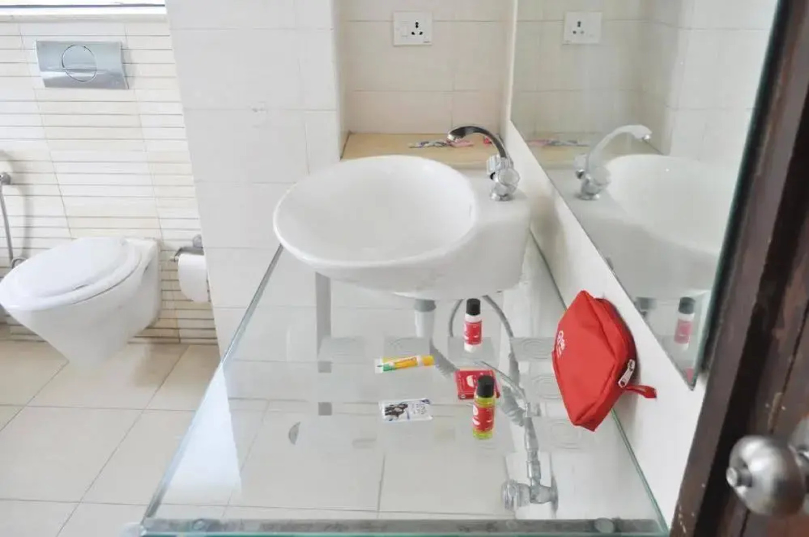 OYO Premium Old Gurgaon