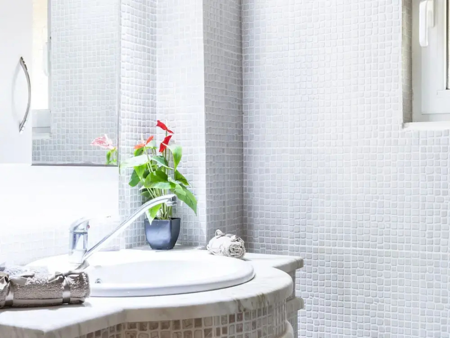 Pleasant Holiday Home in Chalcis With Garden