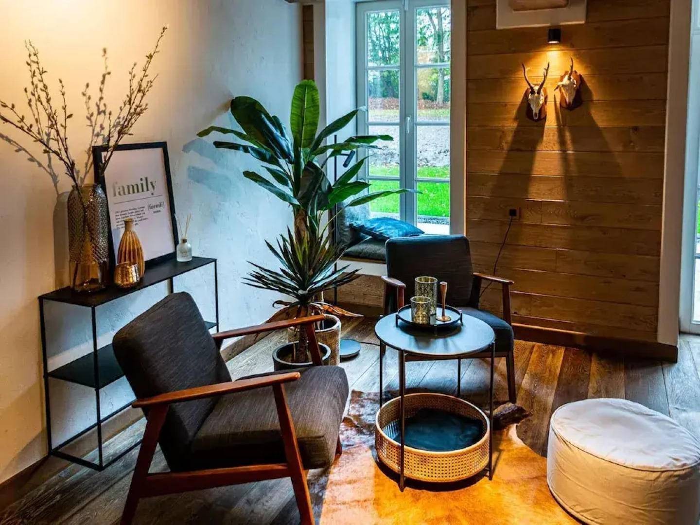 Cosy Mansion With Private Terrace and Sauna