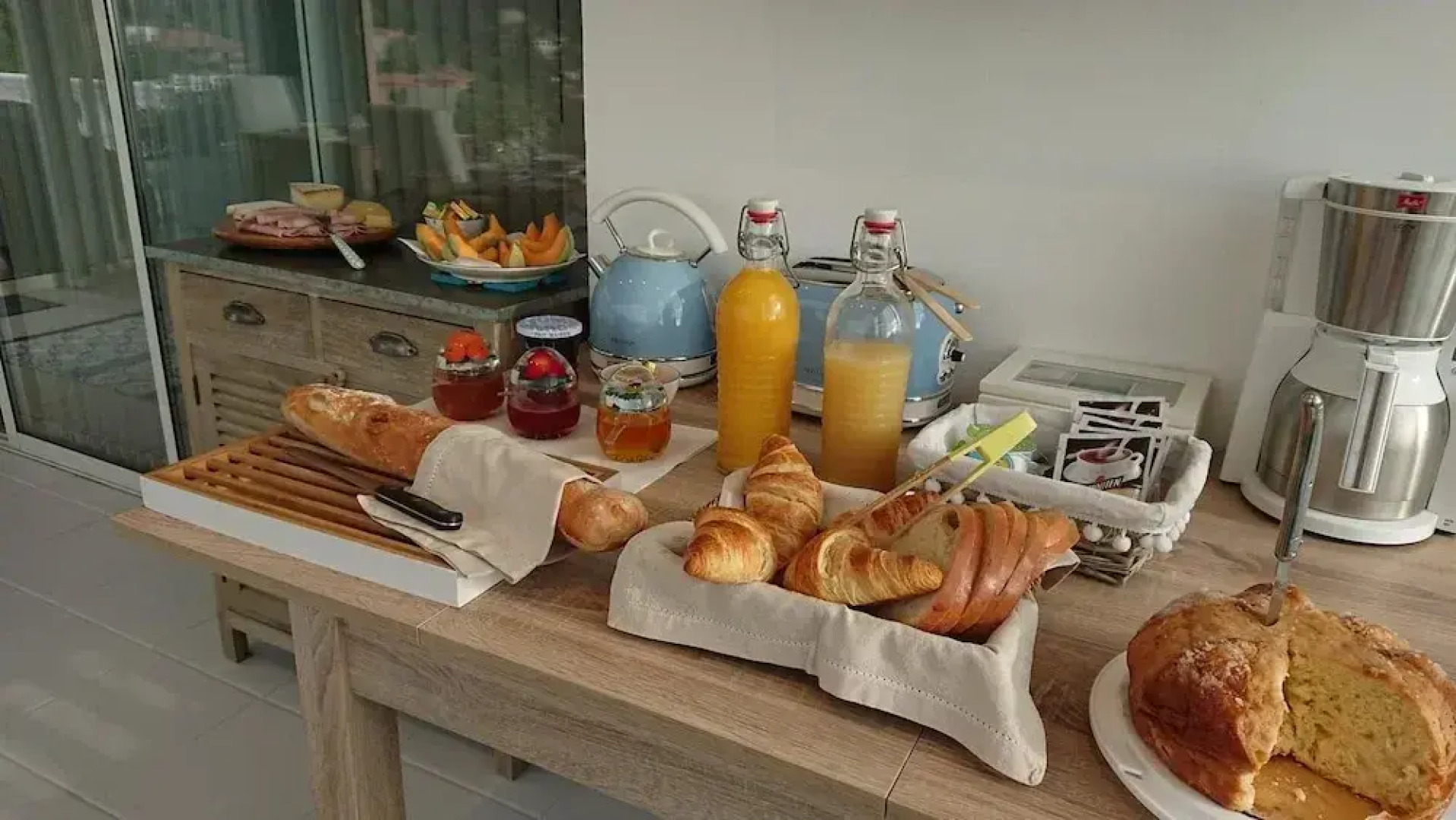 Villa La Terre Des Lauriers B&B