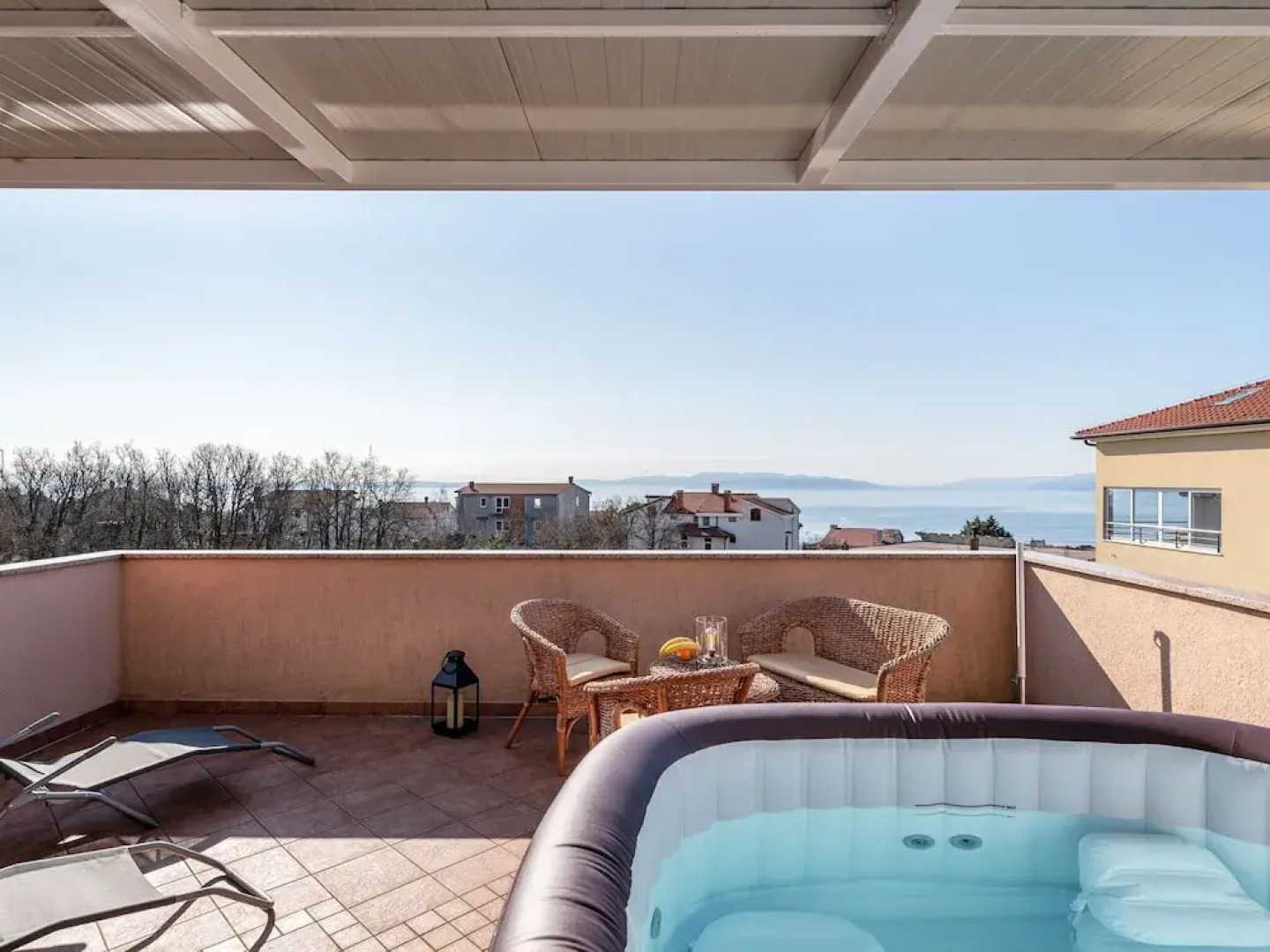 Plush Apartment in Rijeka with Hot Tub near Sea