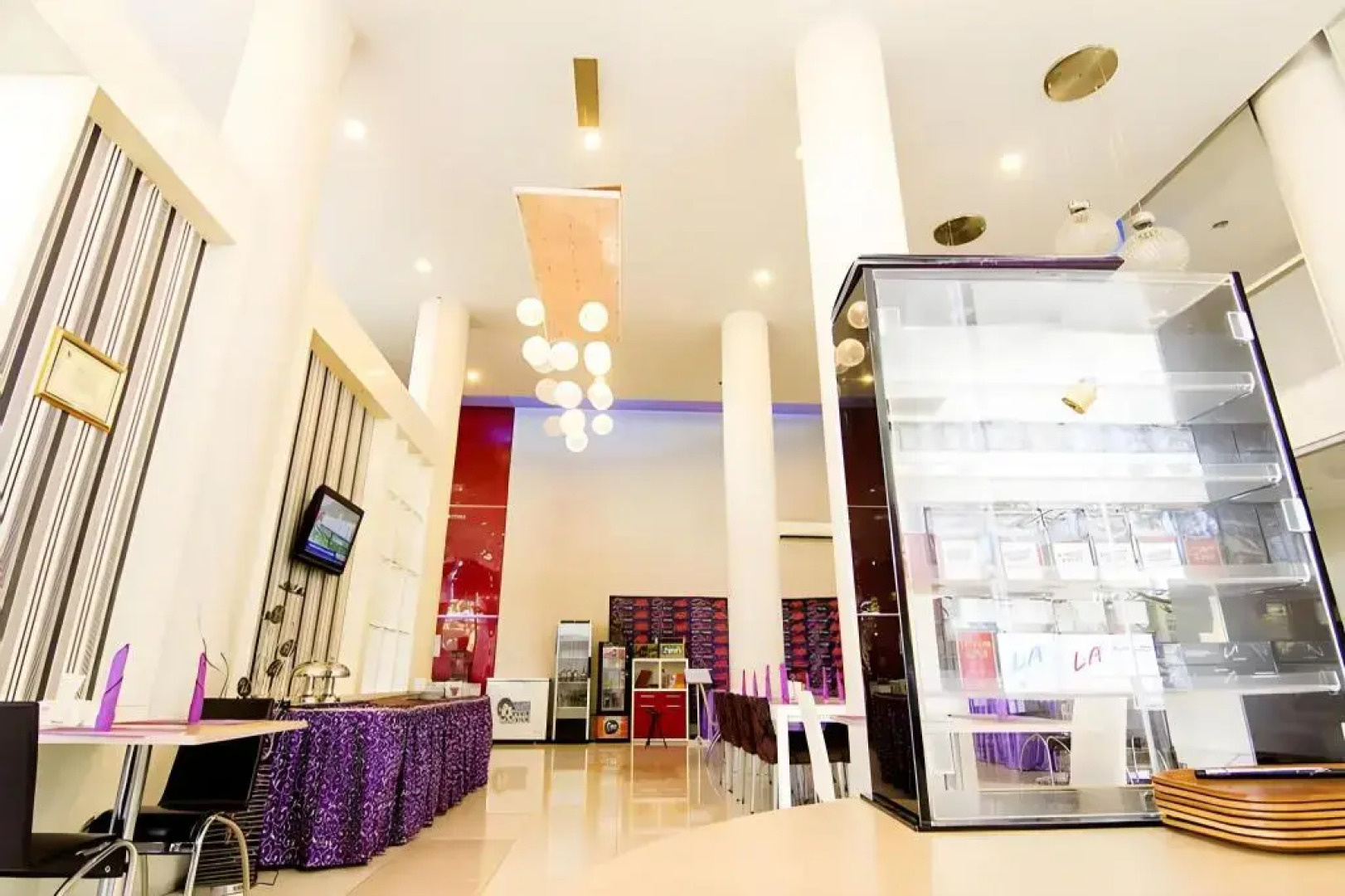 Royal Hotel n' Lounge