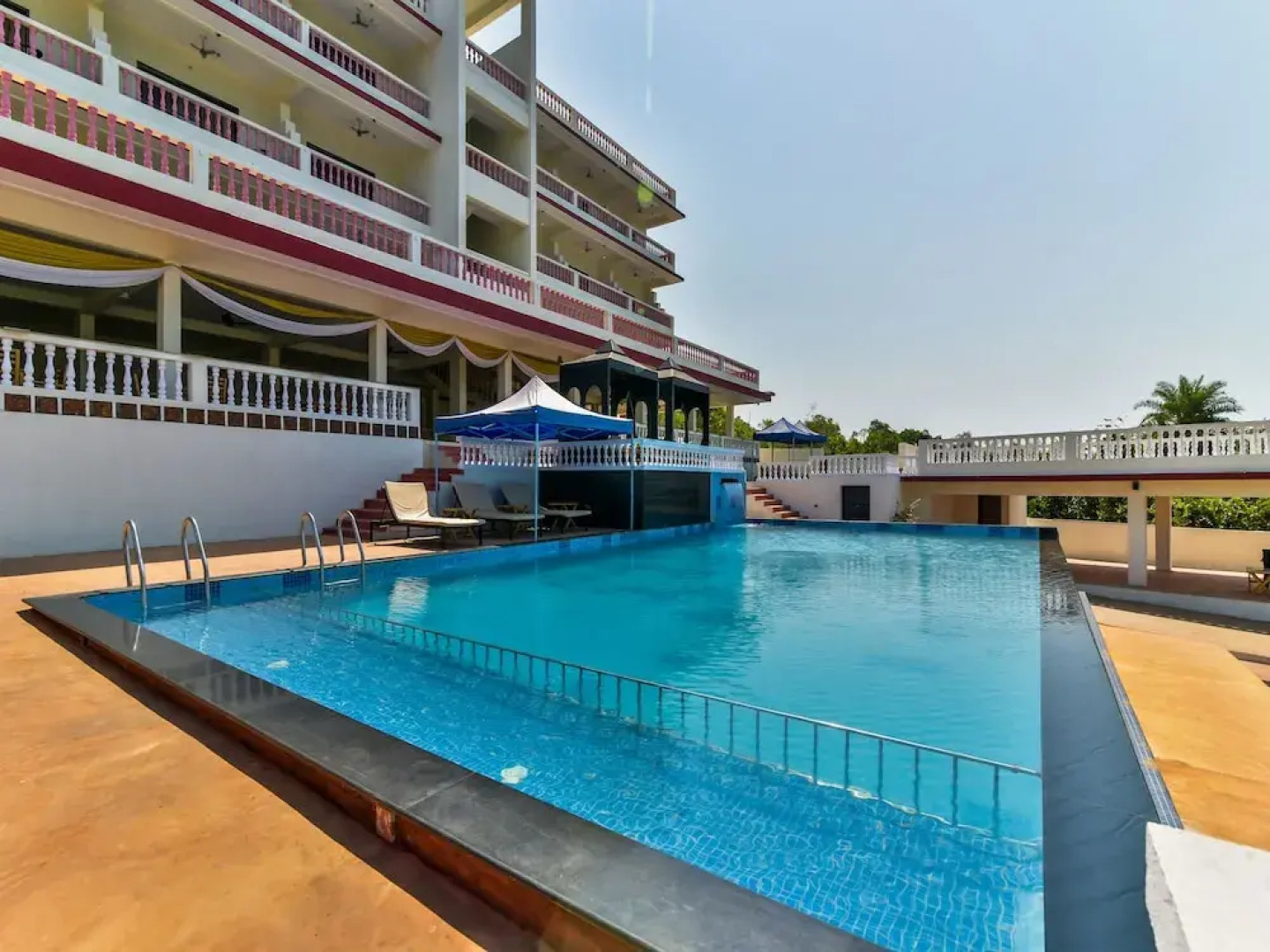 Capital O 12343 Aarya Boulevard