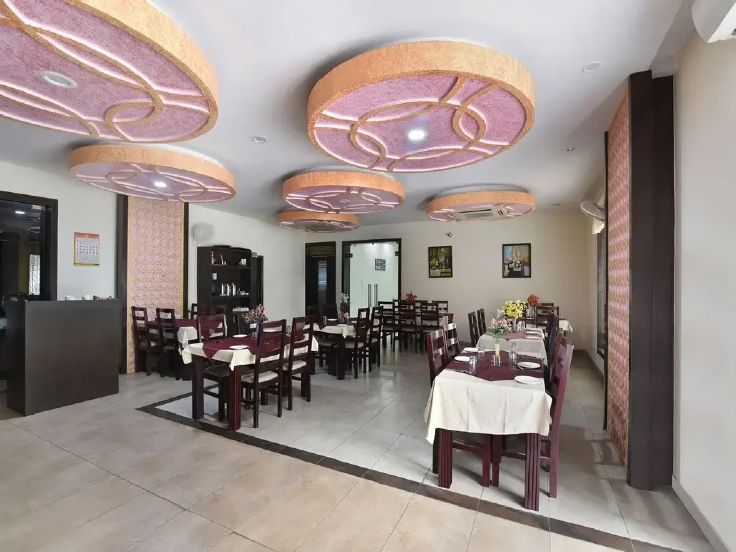 Capital O 38083 Grand Metro Hotel