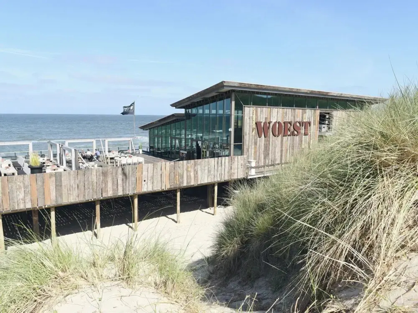 Modern Suites Near Beach
