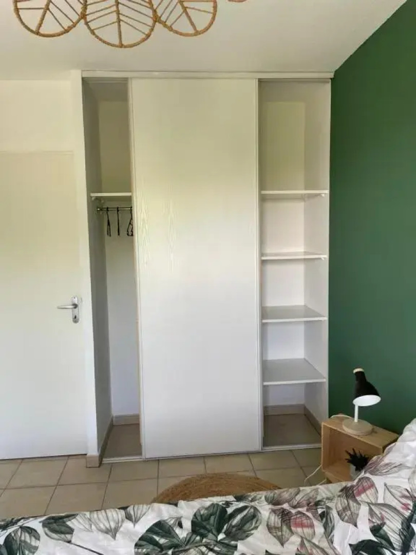 Appartement T2 avec balcon, lumineux, au calme.