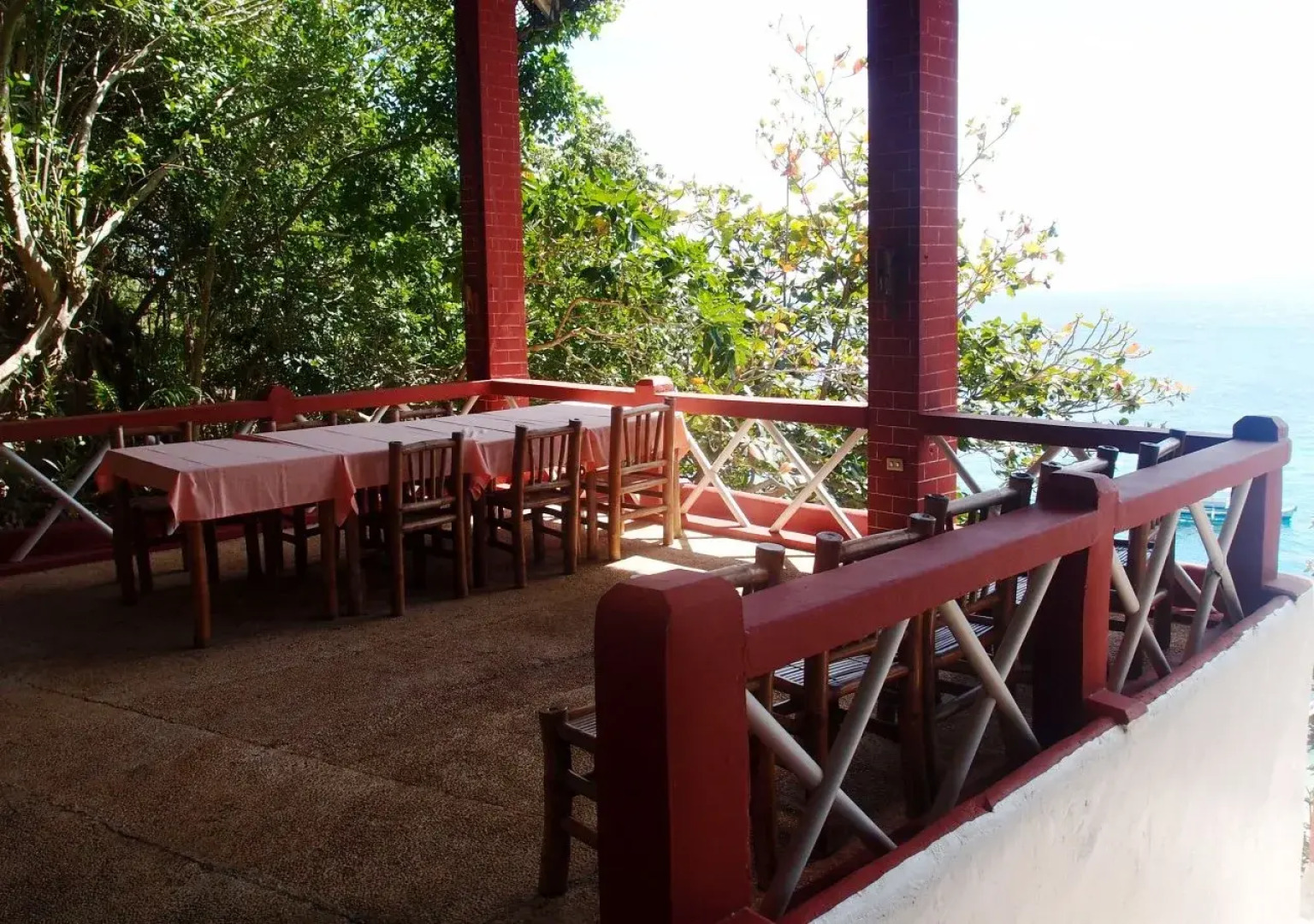 Coco White Beach Resort