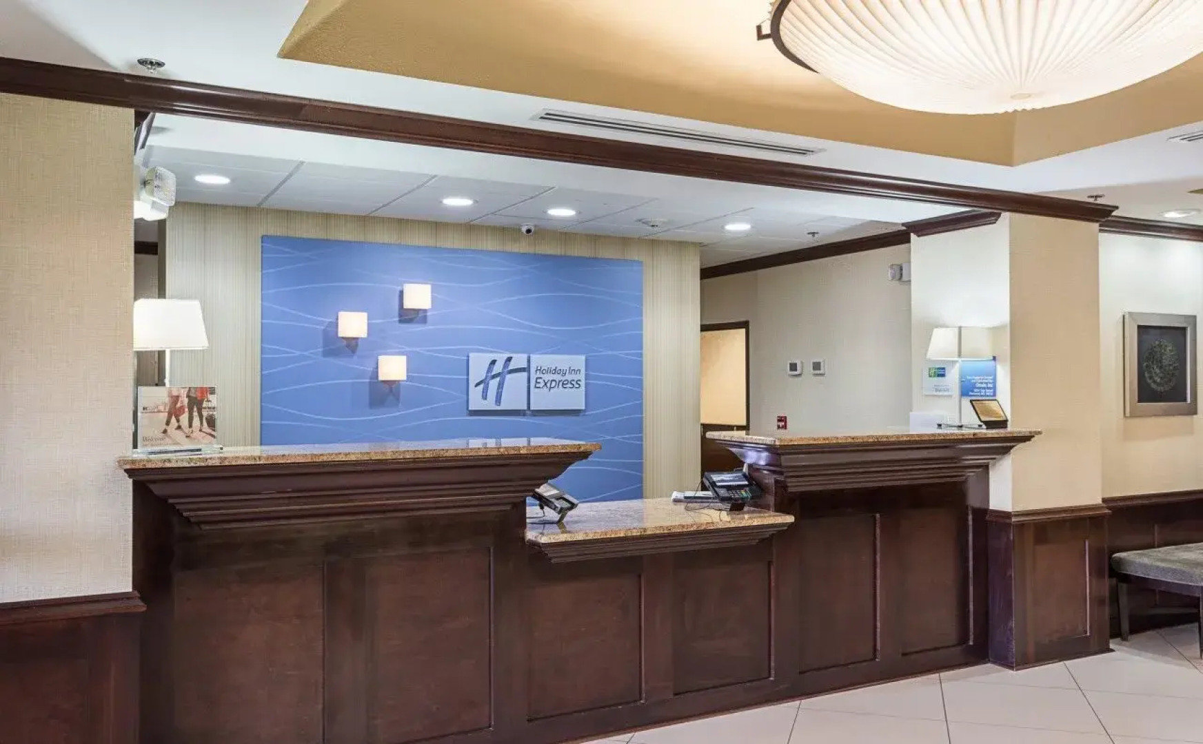 Holiday Inn Express Hotel & Suites BYRAM by IHG