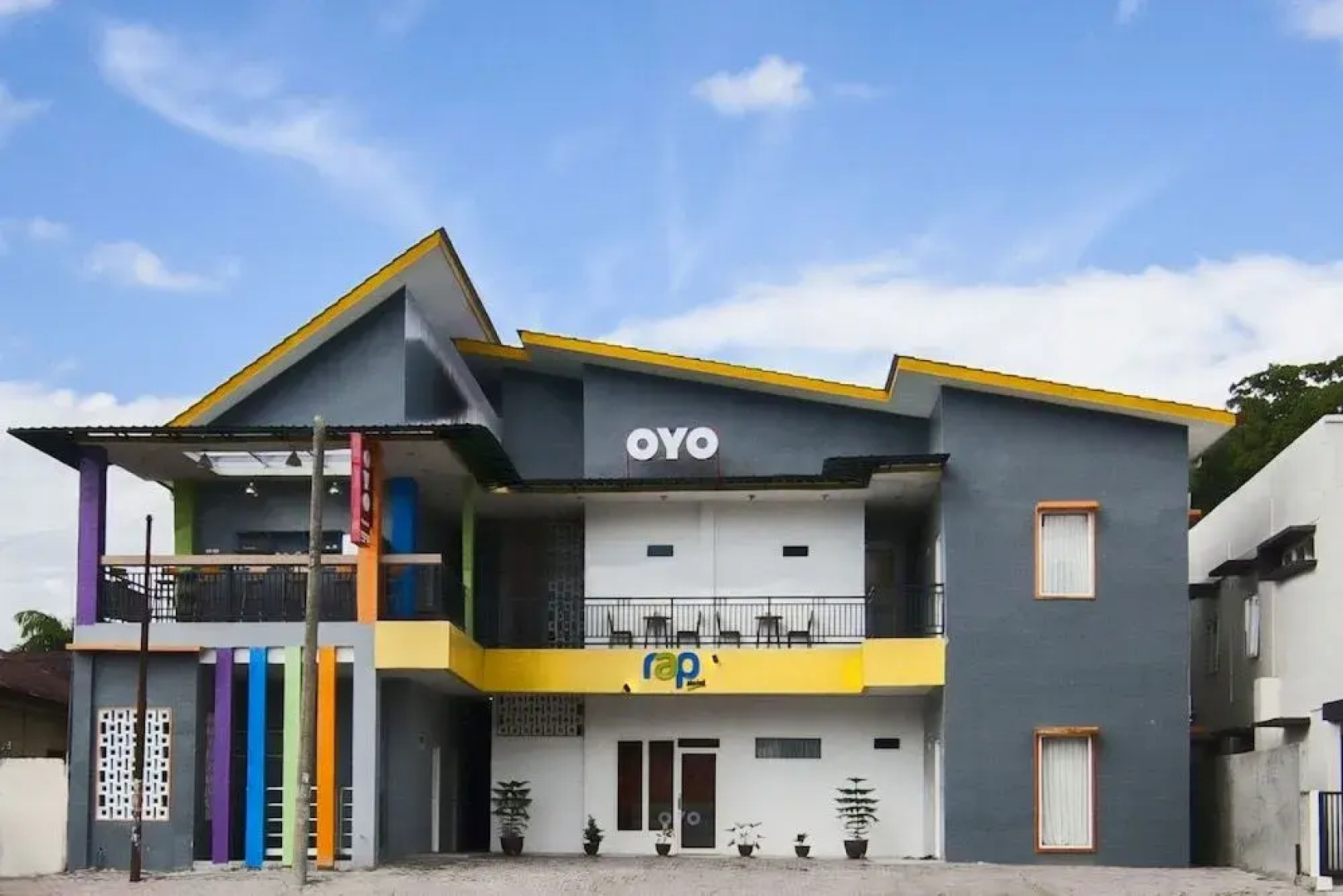 OYO 1095 Rap Hotel