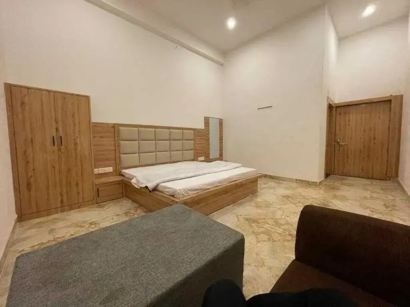 OYO 82406 Baikunth Radhika Farm